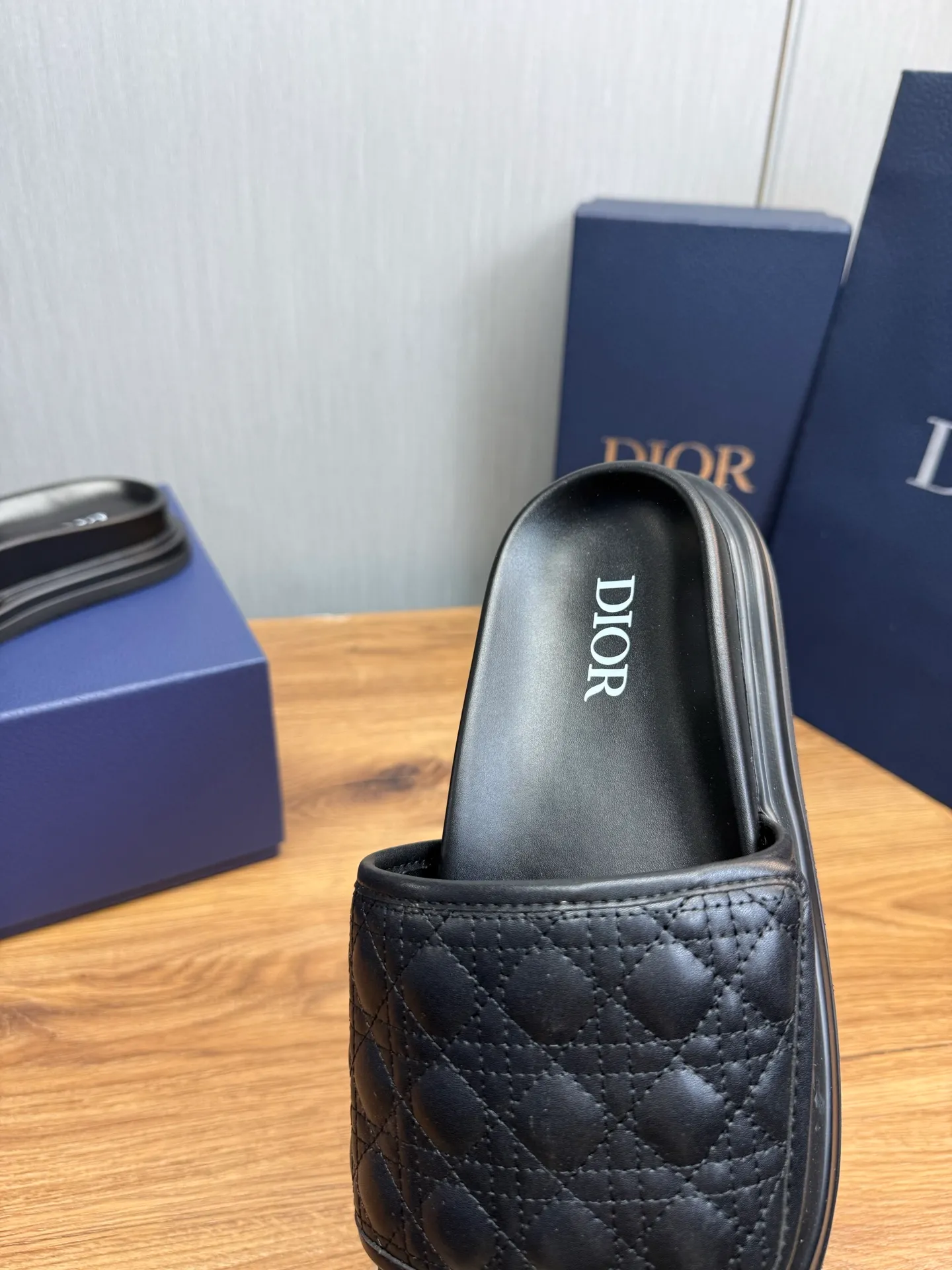Men's shoes 💰280💰 Dior. Men's slippers 🩴Official website 1:1 production 38-45 yards 45 46 🉑️Customized original material shipped✅